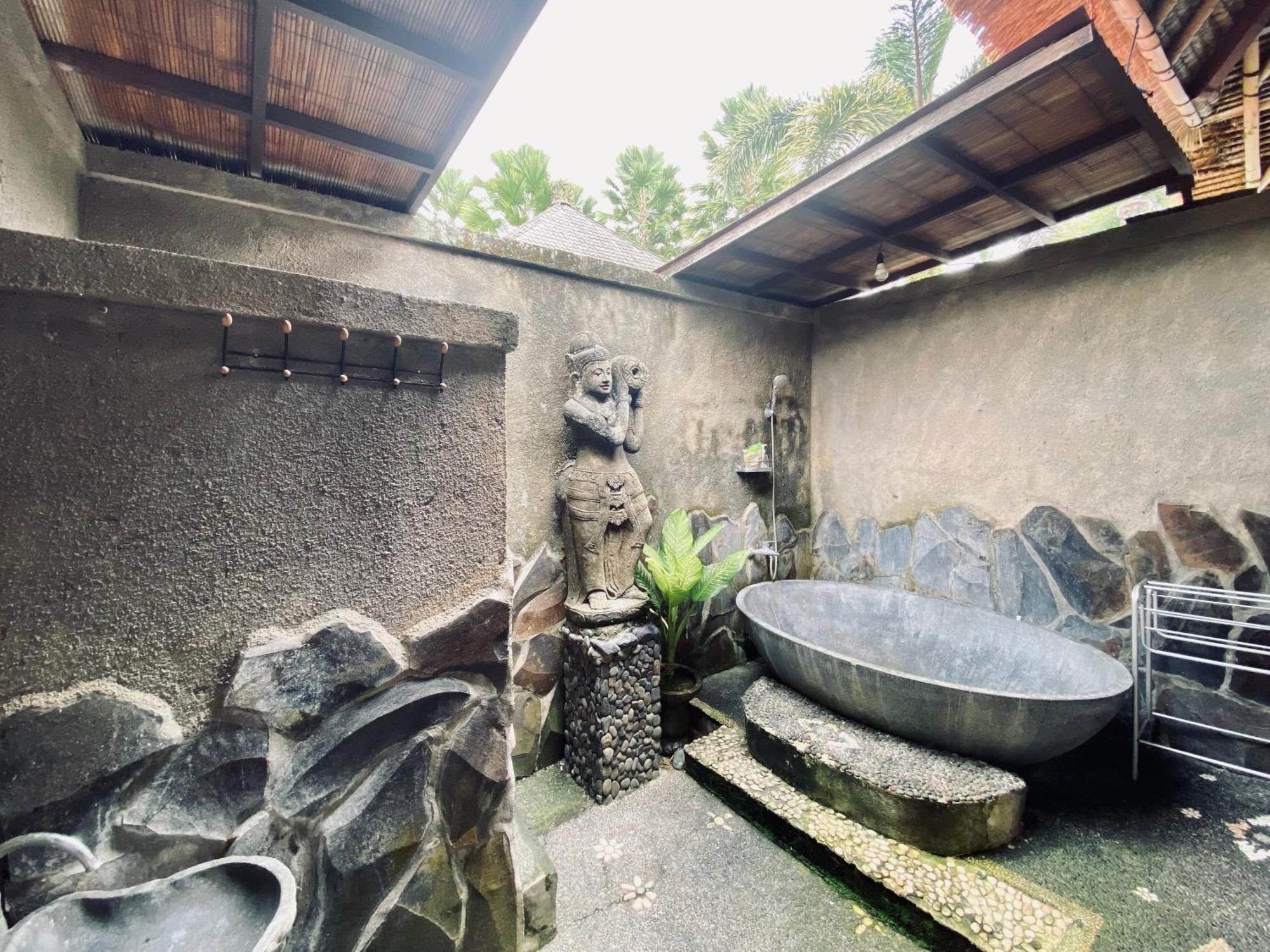 Dong Loka Guesthouse Bali Carangsari Dış mekan fotoğraf